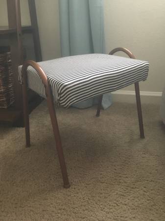 Small striped stool 1