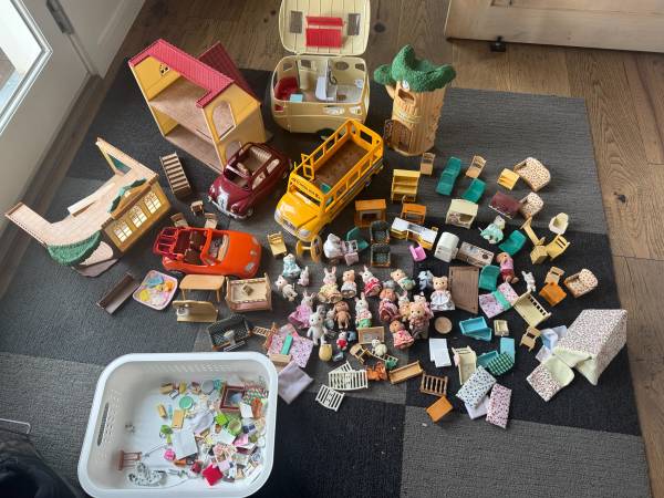 Calico Critters Extensive play collection 1