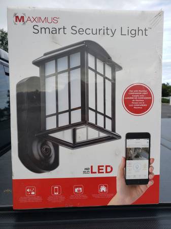 Maximus Smart Security light/camera 1