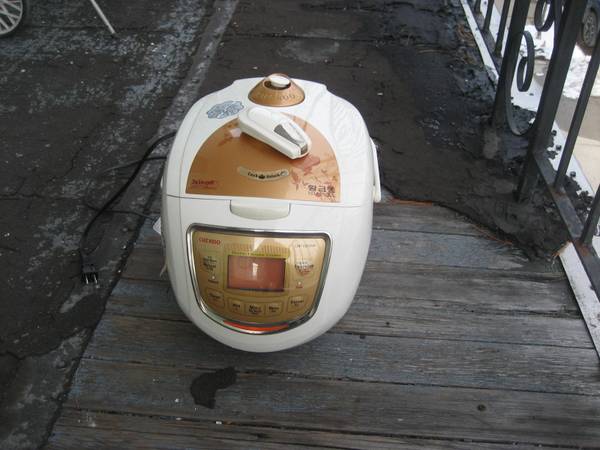 CUCKOO Induction Heating Electric Pressure 10 Cup Rice Cooker / Warmer 1