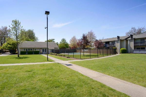 $1,627 / 2br - 989ft2 - Stainless Steel Appliances, Fitness Center, Washer/Dryer In-Unit (Kent)63884889719427121