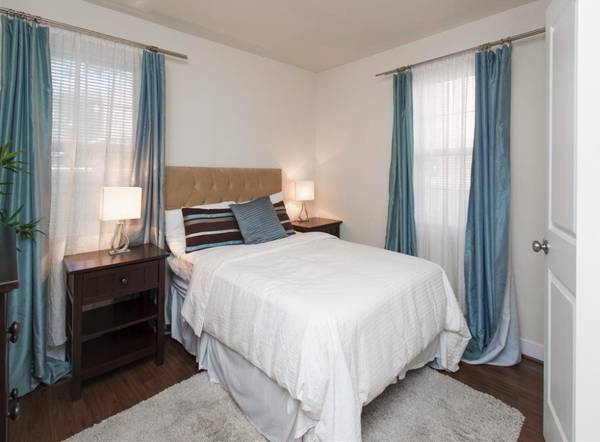 $1,275 / 1br - 600ft2 - Come Visit Today, Controlled Access Community, Close to Downtown (Langston)63779373690499122