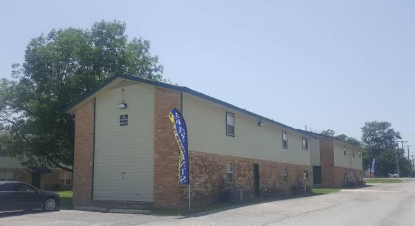$900 / 2br - 770ft2 - 2/1 avail end of October - Cedar Crest Apartments (Owasso)63982131608323120