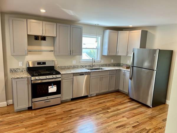 $4,400 / 4br - RENOVATED 4BED 3BTH MODERN63951148487042122