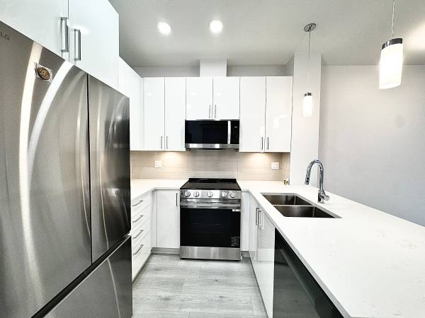 UNIT 2 BED, 1 BATH CONDO 1