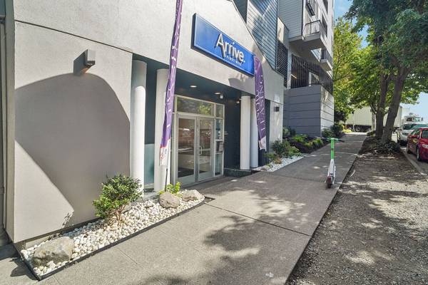 $1,995 / 1br - 700ft2 - Two-level Garage Parking, In-home Washer and Dryer, Ceiling Fans (600 7th Ave, Seattle, WA)63845962856577122