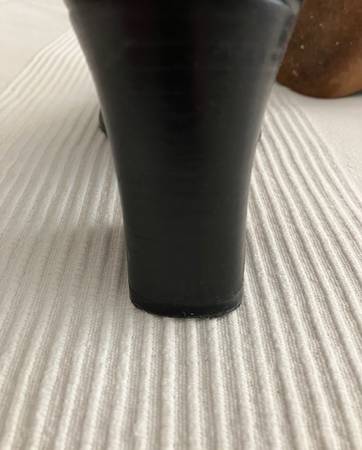 BCBG Max Azria Square-Toe Block-Heel Pumps Size 6.5B 3.5" - $25 (Harlem / Morningside)63471466321283124
