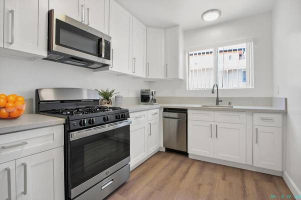 $2,495 / 1hab - 700ft2 - Totalmente remodelado 1+1 en Highland Park | Pisos tipo madera dura, A/C (Highland Park)63953080288770124