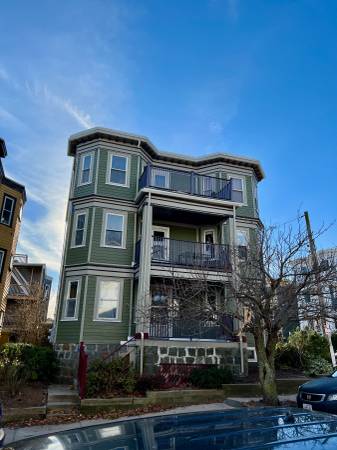 $3,150 / 3br - 1000ft2 - ** Savin Hill - 3 bd penthouse, central AC**63614110165763121