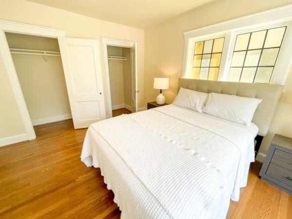 $3,995 / 2br - 1202ft2 - Classic Charm – The Highland Apartments (Seattle)63910194168834124