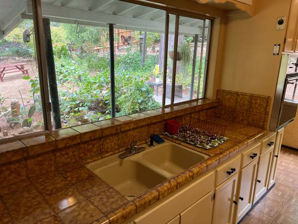 $1,700 / 2br - 1150ft2 - 2bd 1bath House (Grass Valley)63952109222274122