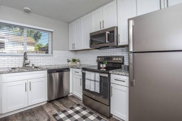 $2,720 / 3br - 1441ft2 - Ubicado en Sacramento, 3 habitaciones, fácil acceso a autopistas (54 Quay Court, Sacramento, CA)63844737301763124
