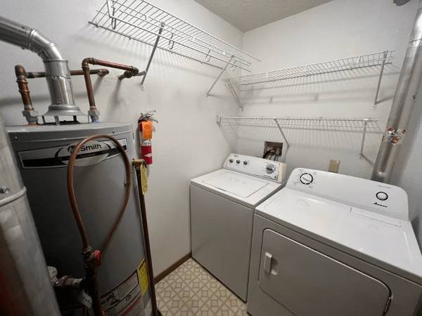 $1,450 / 1br - 856ft2 - The ideal space to balance life, work and play. (1770 121st Ave NW, Coon Rapids, MN)63868704597889123
