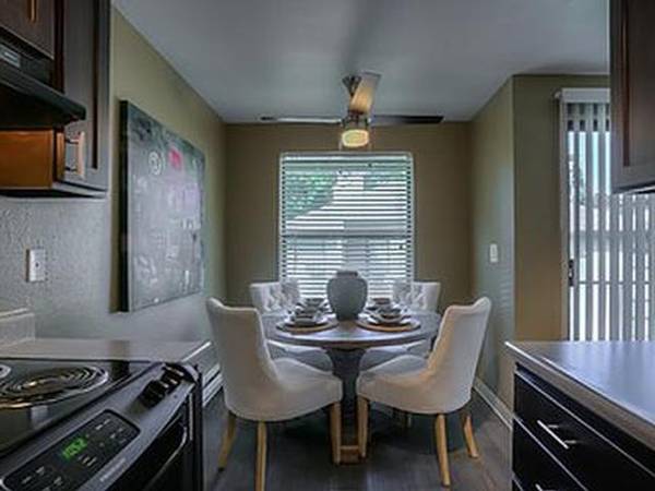 $2,303 / 3br - 1126ft2 - Fireplace (Wood), Public Transportation, Sundeck (Portland)63820824288001124