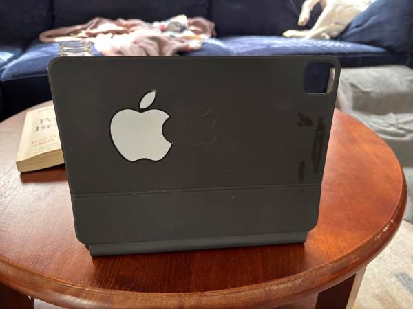 Apple Magic Keyboard 1
