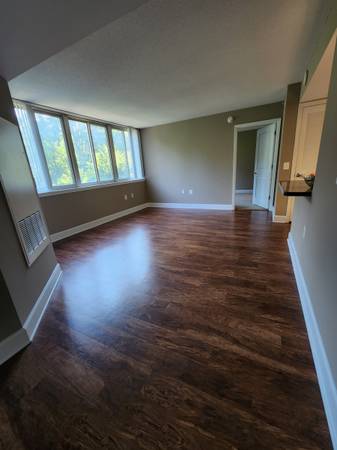 $2,475 / 1br - 683ft2 - 🌟 Acogedor apartamento de 1 dormitorio/1 baño – ¡Moderno y listo para mudarse! 🌟 (Rosslyn, VA)63822291915267124