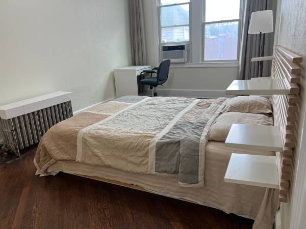 Jackson Heights, Elmhurst, Woodside - Room for rent $600 1