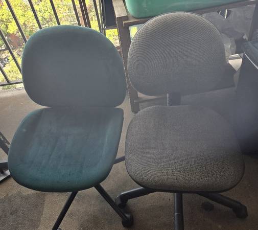 Rolling Desk Chair 1