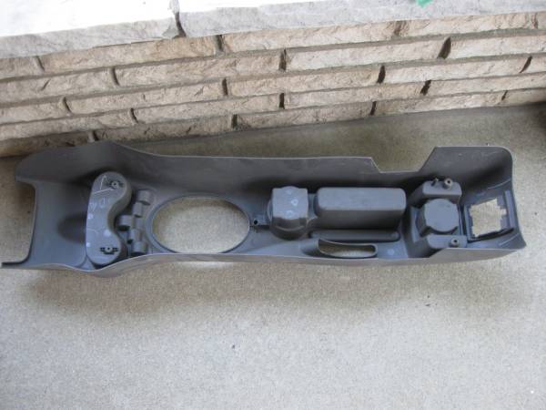 02 03 04 05 Chrysler PT Cruiser Consola Central - $35 (Isla de Staten)63435932141955124
