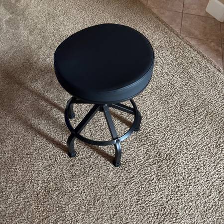 Koda Cushioned Shop Stool 1