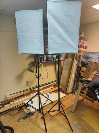 SOFT BOX REFLECTORS-3 OF THEM WITH CASES 1