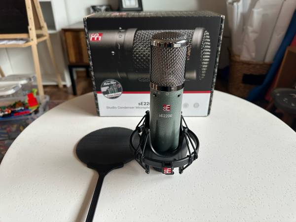 Micrófono condensador de diafragma grande sE Electronics sE2200 VE Edición Limitada Vi - $160 (Wasilla / Anchorage)63470285042945121