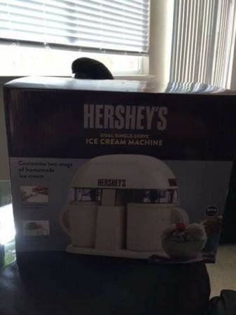 Hershey's Dual Single-Serve Ice Cream Machine New!!! 1