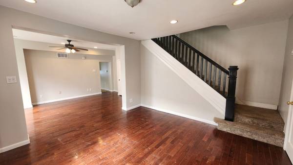 $1,785 / 3br - 1600ft2 - Corner 1st and 2nd flr. unit with central air, washer/dryer and large (1674 Chichester Ave., Linwood, PA)63171891449857122