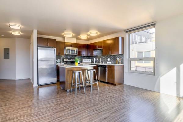 $2,139 / 506ft2 - Green Building, Ceiling Fan, Dog Run (905 Dexter Ave N, Seattle, WA)63811610734211122