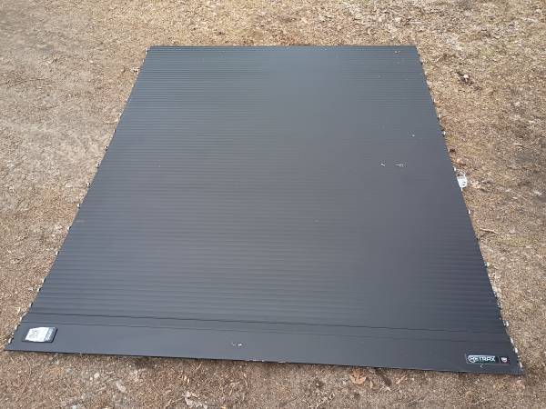 Retrax tonneau cover only 1