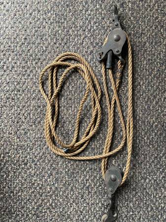 Double Wheel Rope Hoist 1