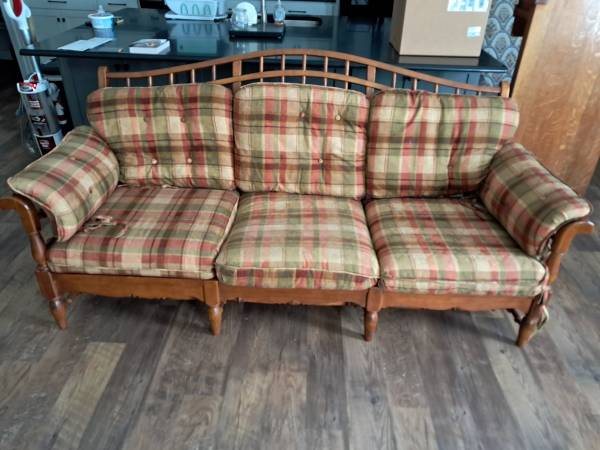 Etah Allen Spindle Sofa 1