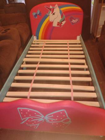 small kids bed 1