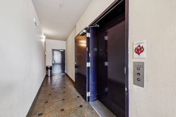 $2,650 / 1br - 850ft2 - Emeryville Modern 1BR/1BA Condo – $2800 w/ Parking *September Free (emeryville)63994099793410123