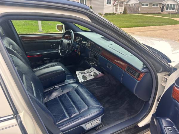 1996 Cadillac Deville Un solo propietario - $6,700 (Norridge)63618890921859121