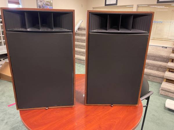 Realistic Mach One Speakers ver. 40-4024A 1