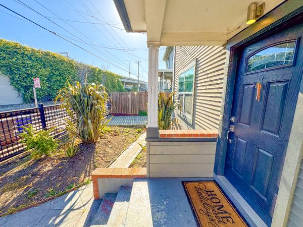 $3200.00 / 3br - 1000ft2 - Remodeled 3 bed 2 bath Paradise in Emeryville, CA63847022051457122