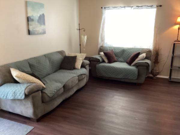 $650 / 4br - 120ft2 - Room for rent. $650.00 -$725.00 (Greensboro)64027277260162124