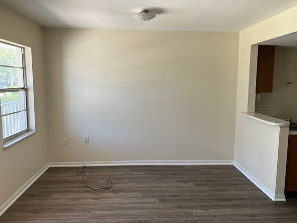 $1,000 / 1br - Convenient Location!1BR/1BA Zephyrhills Apartments NO APPLICATION FEE! (Zephyrhills)63991227823875121