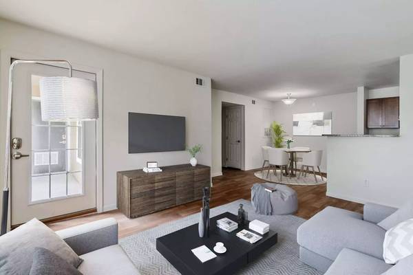 $1,353 / 3br - 1031ft2 - We welcome your furry friends! Pet Friendly! 3 Bd / 2 Ba / 1031 SqFt (Houston)63924041726978124