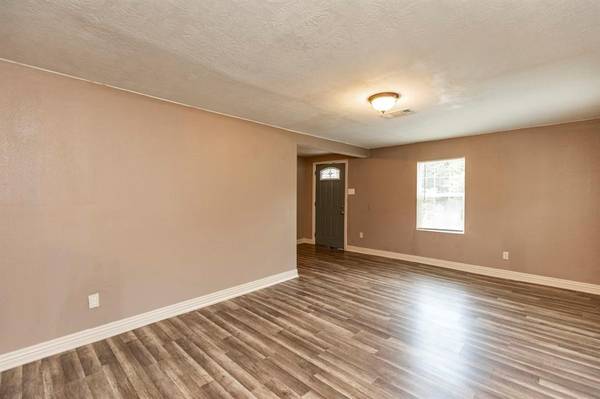 $995 / 3br - 1020ft2 - RENT TO OWN IN WOODVILLE!! (WOODVILLE)64036371926403121