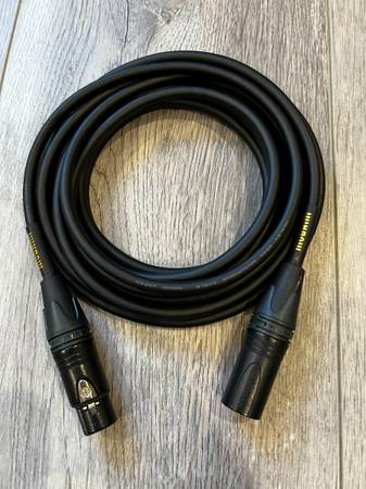 Mogami Gold XLR Microphone Cable XLR-Female to XLR-Male - 15 Foot 1