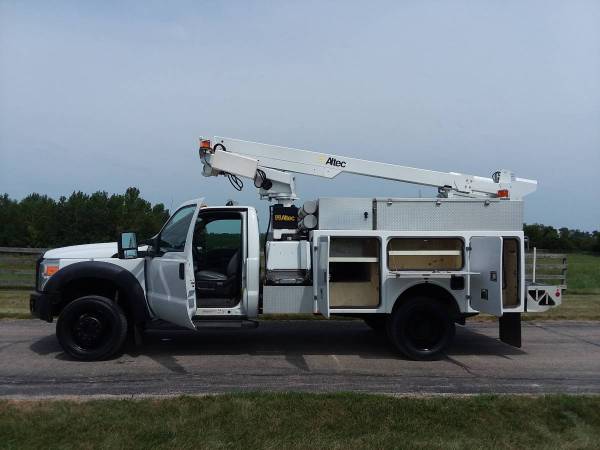 4x4 36' Bucket Truck 2012 Ford F450 Altec - Rust free from SW U.S. - $29,99063442813224321123