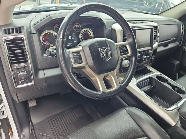 2017 RAM Laramie Crew Cab - Photo 13