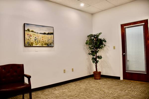 $550 / 205ft2 - Private office in desirable location, all utilities included (Beverly)63699544995073123