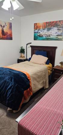 $750 FURNISHED ROOM / ROOMMATE (St.Clair Twp.)63812658386561121