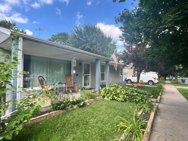 $2550.00 / 4br - 1838ft2 - Charming 4 Bed, 2 Bath Single Family Home in Saint Paul, MN - $2850/mo63990227090435120