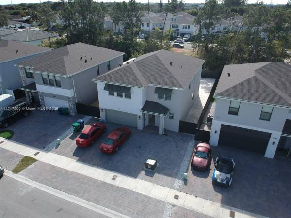 $3,300 / 4br - House for rent 4/3 no hoa! (Homestead)64001846321666121