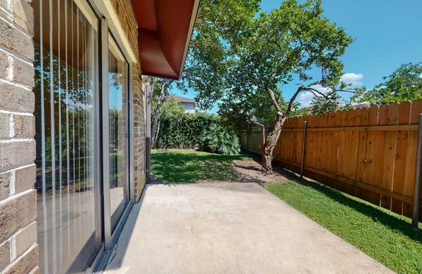 $1,805 / 3br - 1800ft2 - Rarely Available Townhome with Private Yard! (Metairie)63792094331139121