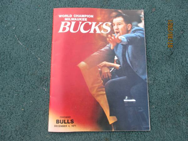 1971 Milwaukee Bucks Booklet 1